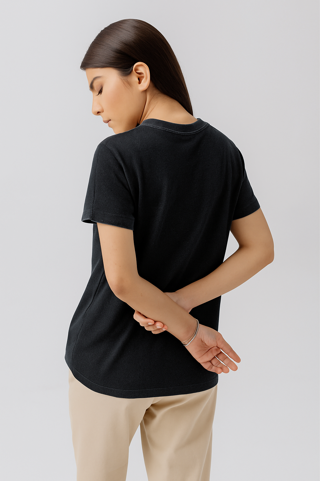 WOMEN'S BASIC T-SHIRT