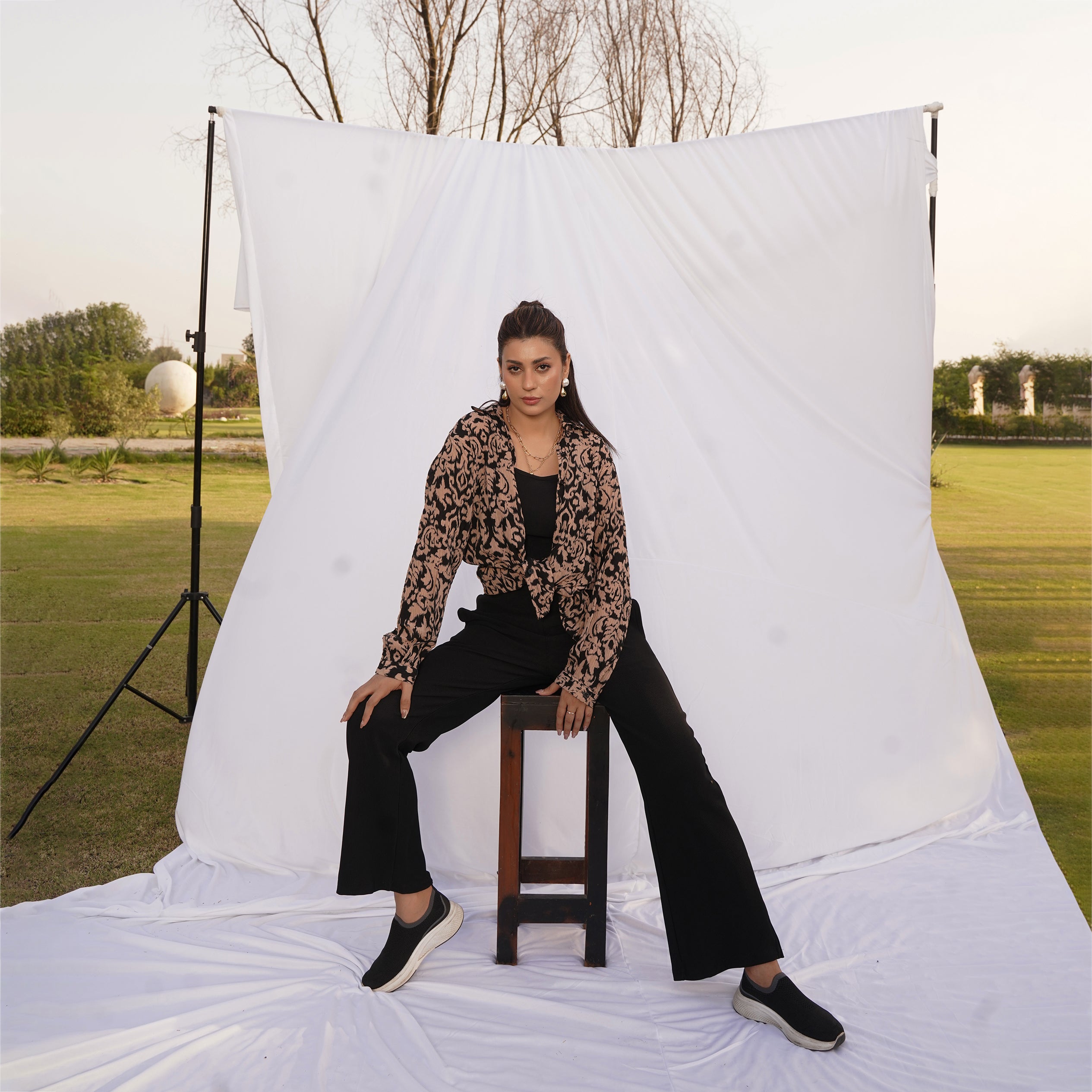 WOMEN'S BUTTON DOWN SHIRT