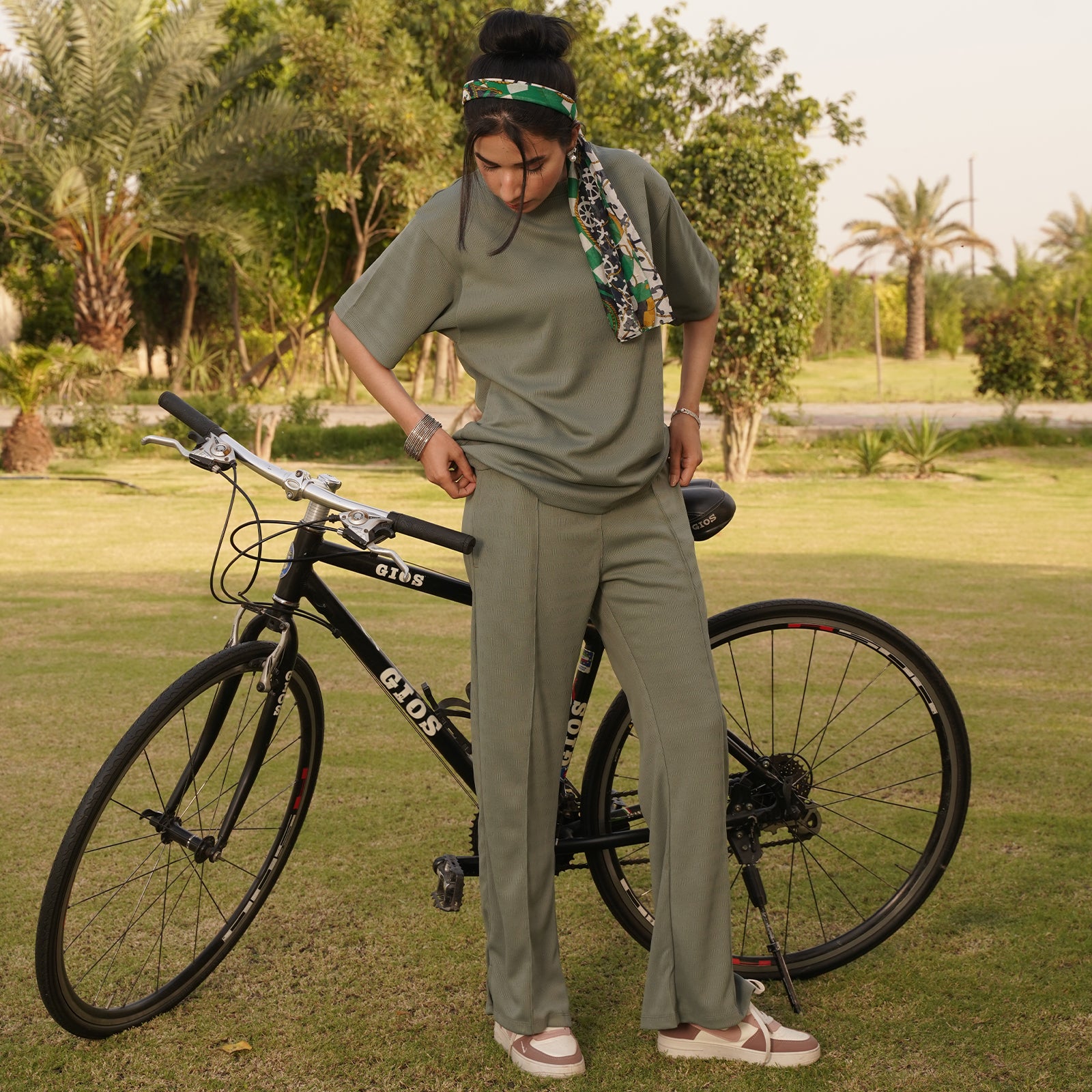 WOMEN'S FLARED TROUSERS