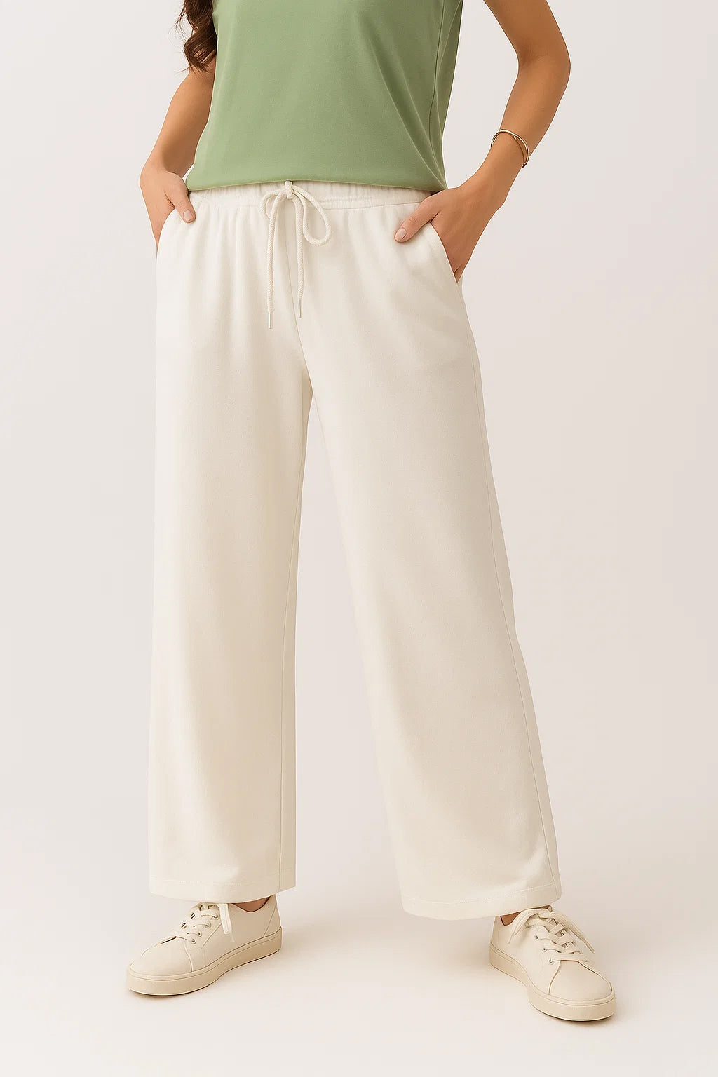 WOMEN FLARED LEG TROUSER